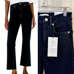 NEW! ZARA CROPPED MID RISE FLARE JEANS Black Womens Size 0 Ankle Stretch NWT